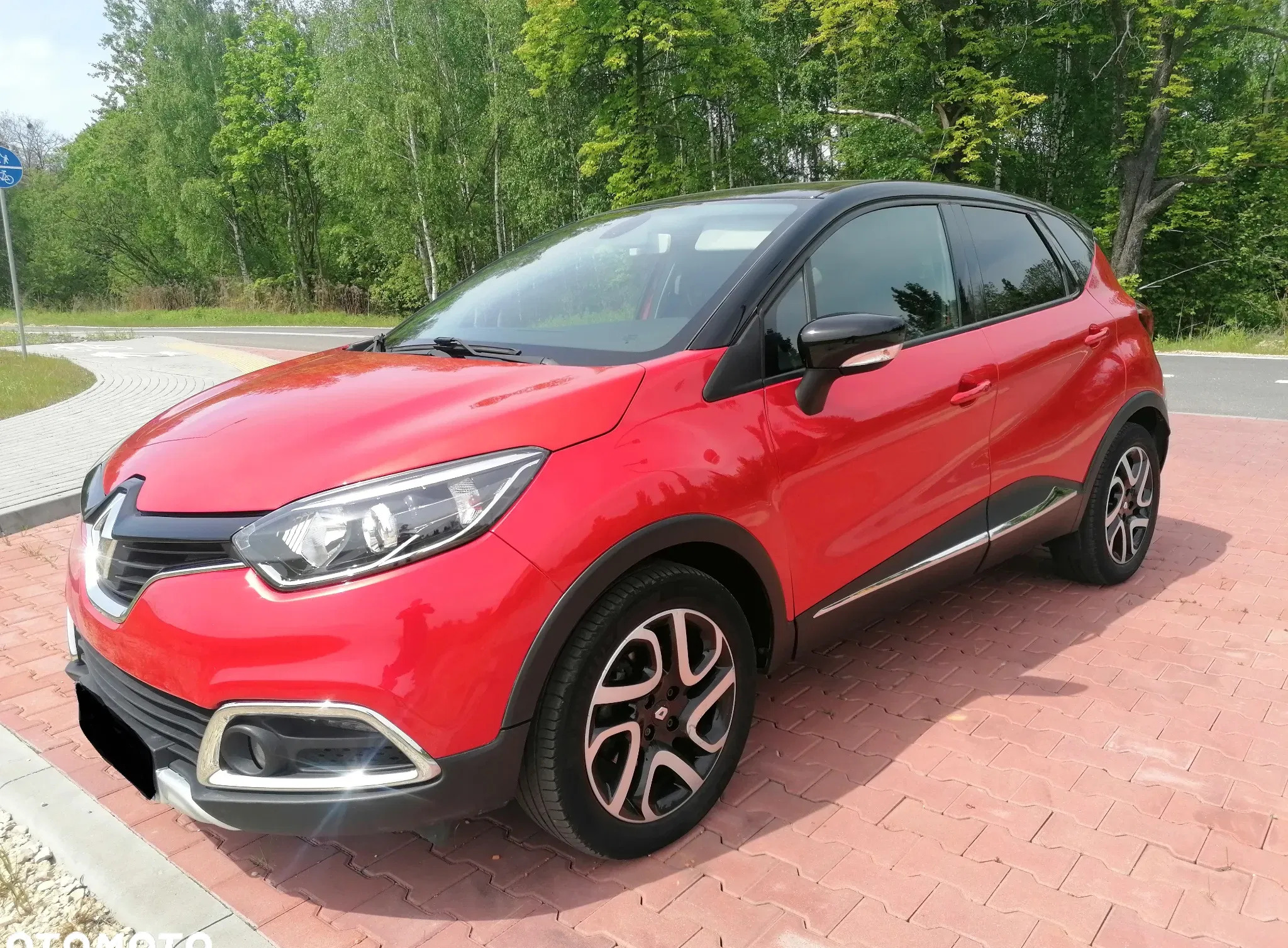 renault Renault Captur cena 39800 przebieg: 182000, rok produkcji 2015 z Bytom